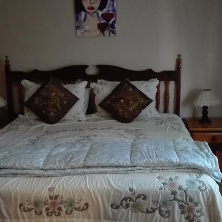 50 On Theal Apartment Parow Bagian luar foto